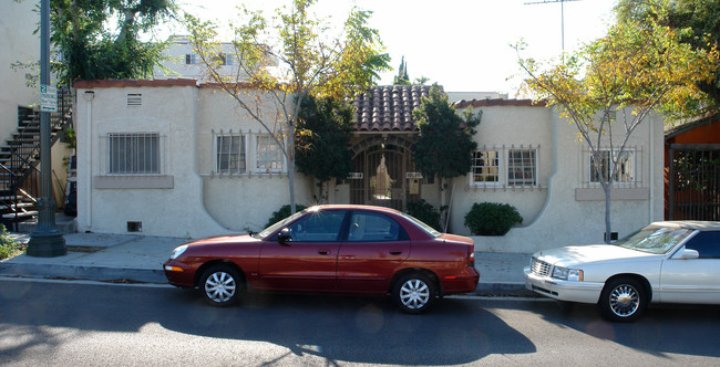 10544-10546 Santa Monica Blvd in Los Angeles, CA - Foto de edificio - Building Photo