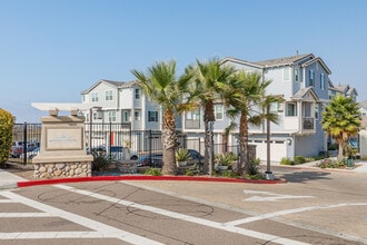 Bayside Landing in Imperial Beach, CA - Foto de edificio - Building Photo