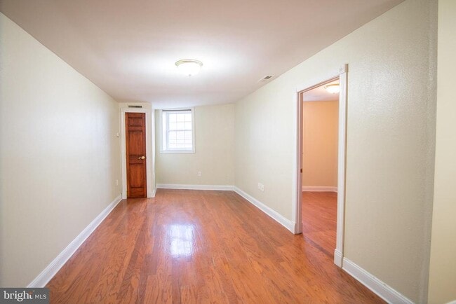 1124 E Passyunk Ave in Philadelphia, PA - Building Photo - Building Photo