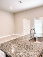 9208 Ratliff Rdg in Odessa, TX - Foto de edificio - Building Photo