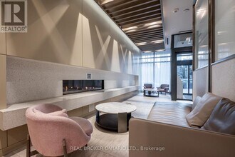 19 Western Battery Rd in Toronto, ON - Building Photo - Building Photo