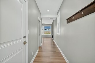 5421 154th Ct in Urbandale, IA - Foto de edificio - Building Photo