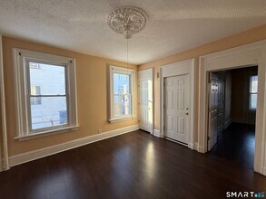 10 Gilbert Ave in Hamden, CT - Building Photo - Building Photo