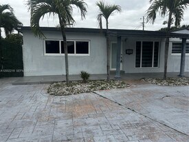 6550 W 8th Ave in Hialeah, FL - Building Photo