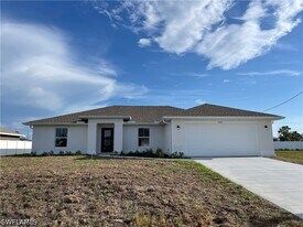 1723 NW 19th St in Cape Coral, FL - Building Photo
