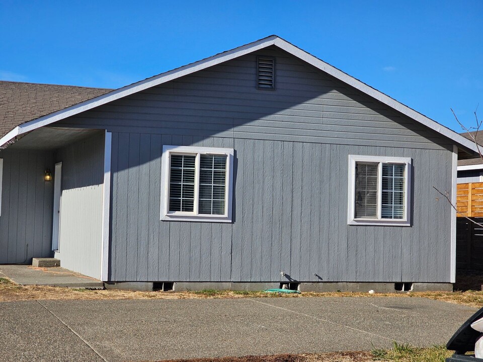 2001 Yew St in Ellensburg, WA - Building Photo