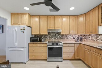 11430 Strand Dr in Rockville, MD - Building Photo - Building Photo
