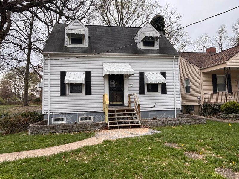 4001 Oak St in Cincinnati, OH - Building Photo