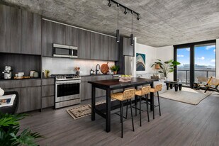 1415 W Randolph St, Unit 610 in Chicago, IL - Building Photo