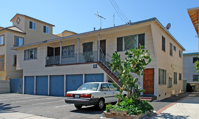 3611 Westwood Blvd in Los Angeles, CA - Foto de edificio - Building Photo