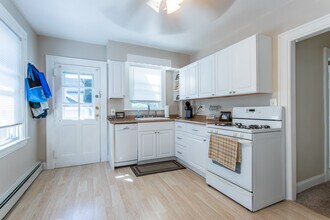 30 Sterling Ct in Huntington, NY - Building Photo - Building Photo