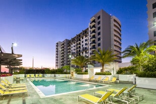 Intown Apartments in Miami, FL - Building Photo