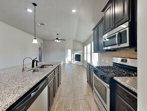 900 McLynn Ct in Rockwall, TX - Foto de edificio - Building Photo