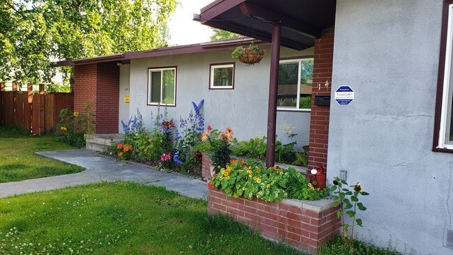 1417 Garden St in Anchorage, AK - Building Photo - Building Photo