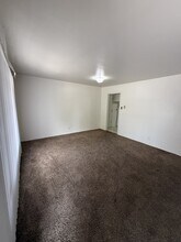 1612 Hendola Dr NE in Albuquerque, NM - Building Photo - Building Photo