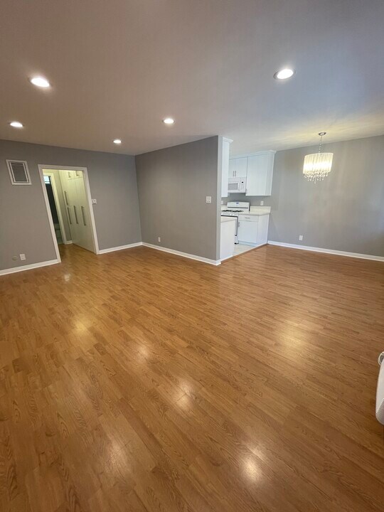 3318 S Canfield Ave in Los Angeles, CA - Building Photo