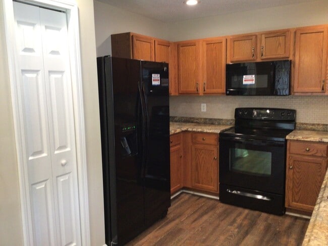 12 Avalon Ct in Simpsonville, SC - Building Photo - Building Photo