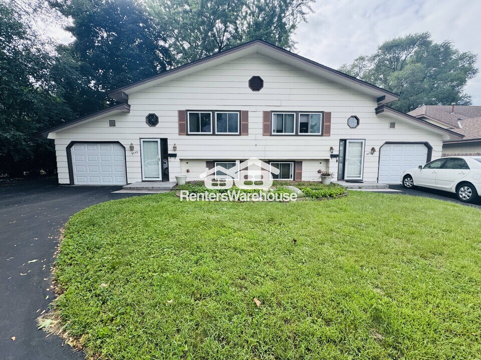9732 Pleasant Ave S in Bloomington, MN - Building Photo