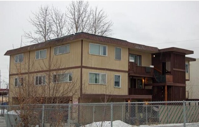 3503 Indiana St in Anchorage, AK - Foto de edificio