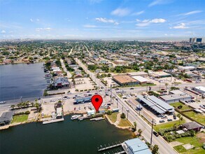 6104 Heards Ln in Galveston, TX - Building Photo - Building Photo
