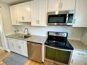5 Bohn Ct in Rosedale, MD - Building Photo - Building Photo