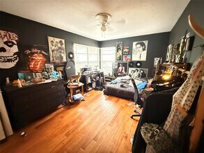 1205 Fieldcrest Dr in Austin, TX - Building Photo - Building Photo