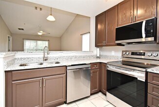 10056 Regent Park Dr in Orlando, FL - Building Photo - Building Photo