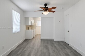 2265 SW 15th St in Miami, FL - Building Photo - Building Photo