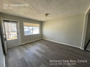 204 Grampian Rd in St. Louis, MO - Building Photo - Building Photo