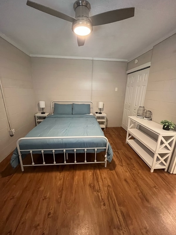 property at 402 S Holly St