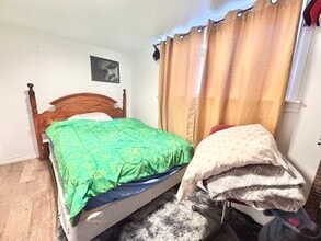 102 Embleton Ave in Fredericton, NB - Building Photo - Building Photo