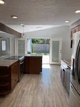 19000 SW Rosedale Ct in Aloha, OR - Building Photo - Building Photo