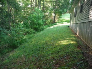 127 John Lewis Dr in Six Mile, SC - Building Photo - Building Photo