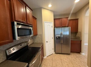 16604 Kingletside Ct in Lithia, FL - Building Photo - Building Photo