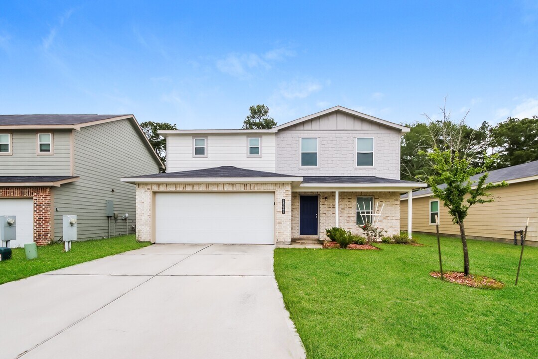 15641 Del Norte Dr in Conroe, TX - Building Photo