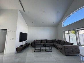 3321 SW 51st St in Fort Lauderdale, FL - Building Photo - Building Photo