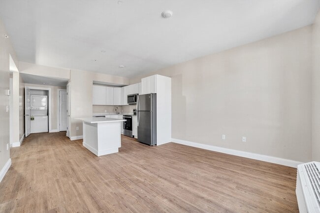 127 Centre St in Brockton, MA - Building Photo - Building Photo