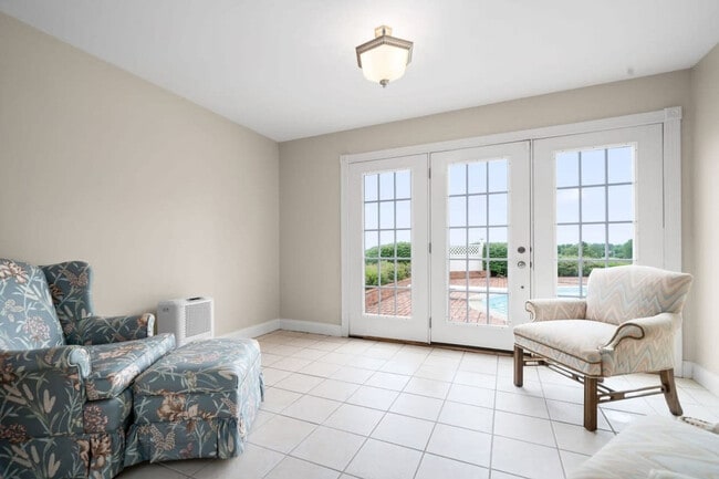 property at 1612 Oak Hill Rd