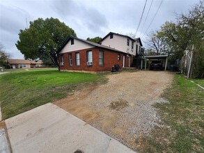 3700 Meadowbrook Dr in Fort Worth, TX - Building Photo - Building Photo