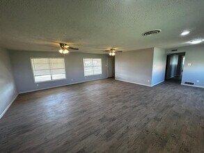 506 N County Rd 1300 in Lubbock, TX - Building Photo - Building Photo