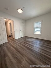 197 S Main St, Unit 4 in Clinton, MA - Foto de edificio - Building Photo