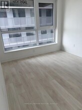 8 Tippett Rd in Toronto, ON - Building Photo - Building Photo