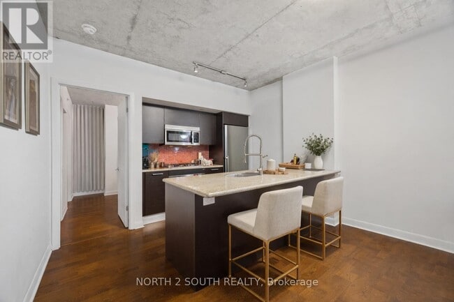 375 King St W in Toronto, ON - Building Photo - Building Photo