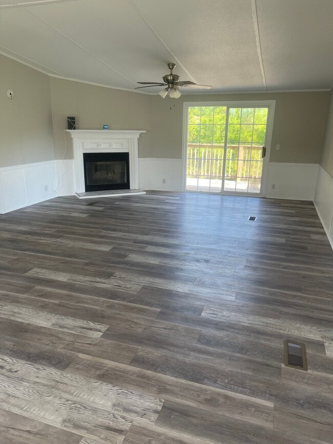 6 Tap Ln in Carthage, TN - Foto de edificio - Building Photo