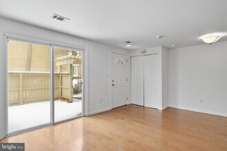 8619 Welbeck Way in Gaithersburg, MD - Building Photo - Building Photo