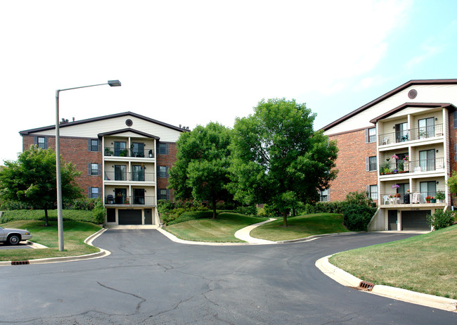 Chatham East in Buffalo Grove, IL - Building Photo - Building Photo