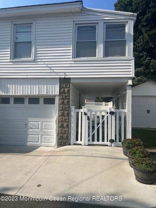 407 Garfield Ave in Avon By The Sea, NJ - Foto de edificio