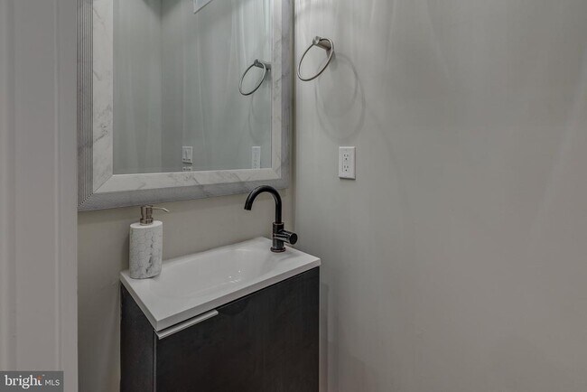 2022 Kimball St in Philadelphia, PA - Building Photo - Building Photo