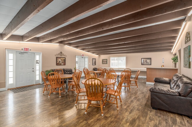 Helfrich Springs in Whitehall, PA - Foto de edificio - Interior Photo