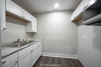 2060 N Delaware St, Unit Apt 3 in Indianapolis, IN - Building Photo - Building Photo
